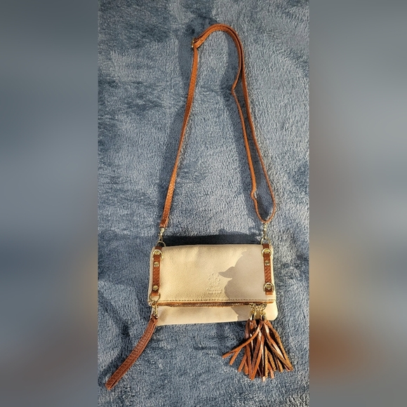 Vera Pelle Elegant Cream and Tan Crossbody Bag - Picture 1 of 11